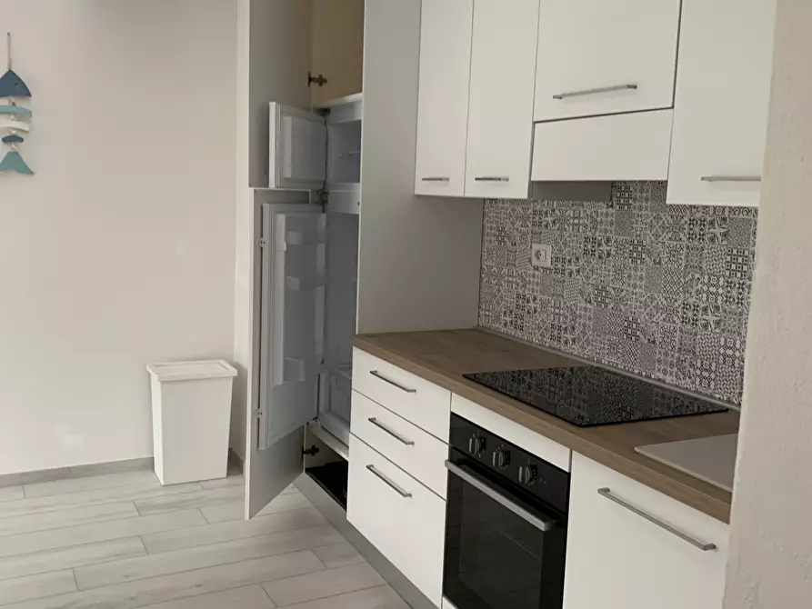 Immagine 14 di Trilocale in affitto  a Viareggio