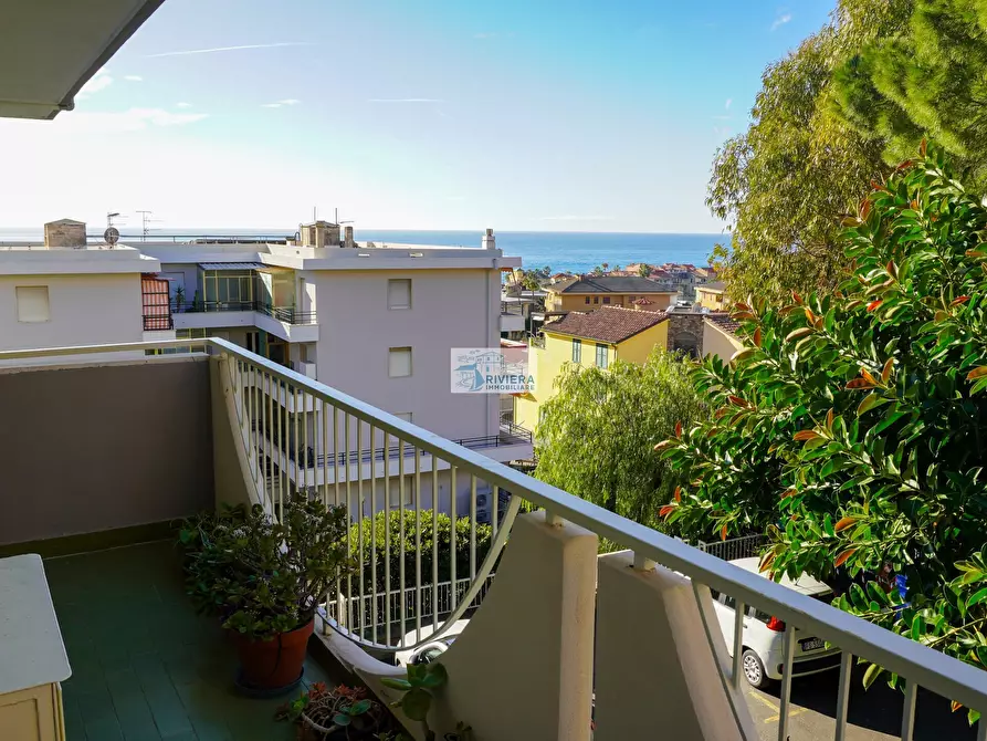 Immagine 6 di Bilocale in vendita  in Via Aurelia Ponente 102 Bis a Santo Stefano Al Mare