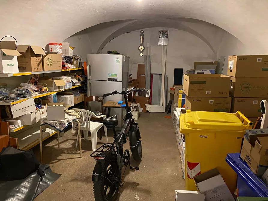 Immagine 10 di Locale commerciale in vendita  in piazza san giorgio 4 a Treglio