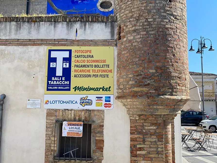 Immagine 3 di Locale commerciale in vendita  in piazza san giorgio 4 a Treglio