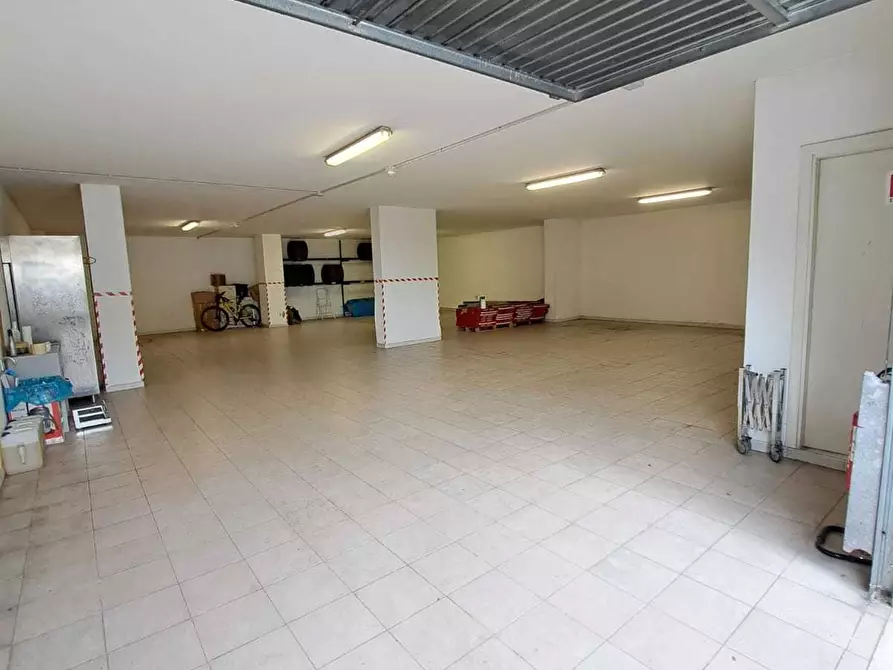 Immagine 2 di Locale commerciale in vendita  a Lanciano