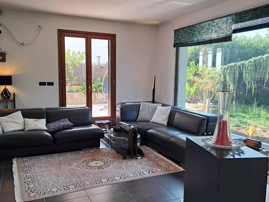 Immagine 2 di Villa in vendita  in villa andreoli a Lanciano