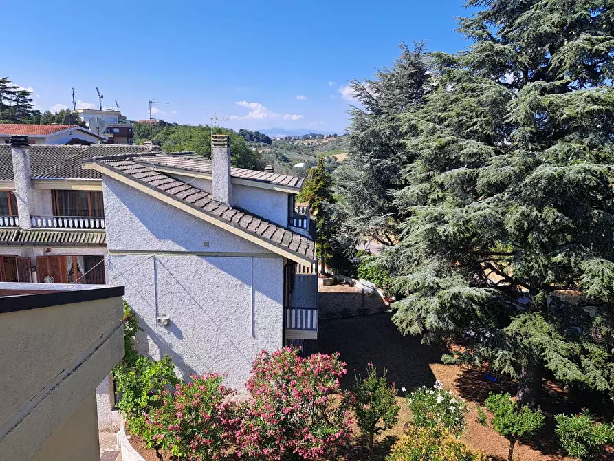 Immagine 23 di Villa in vendita  a Lanciano