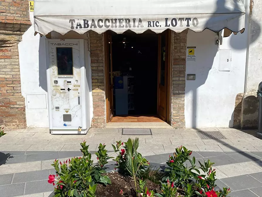 Immagine 2 di Locale commerciale in vendita  in piazza san giorgio 4 a Treglio