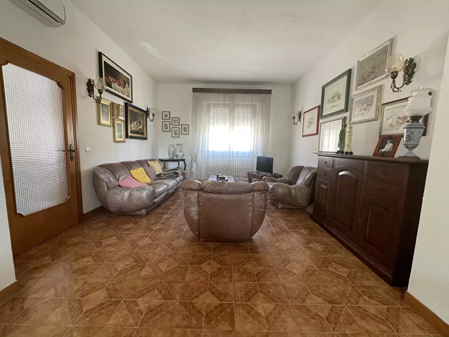 Immagine 7 di Casa indipendente in vendita  in Via Monte Grappa a Cecina