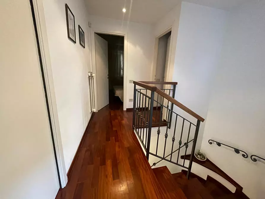 Immagine 8 di Villa in vendita  in Viale della Repubblica a Cecina