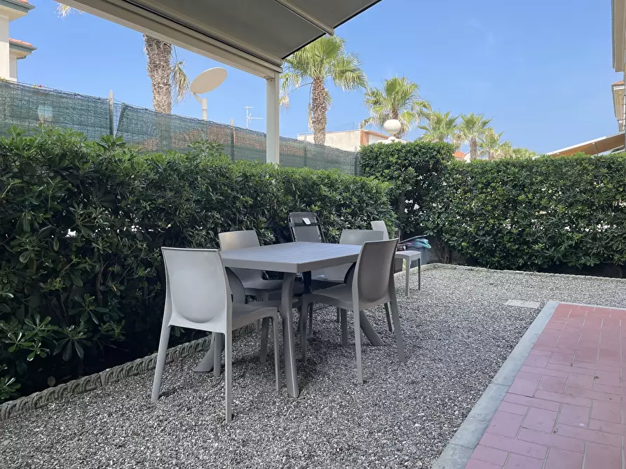 Immagine 8 di Villa in vendita  in Viale della Vittoria a Cecina