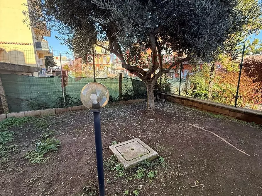 Immagine 3 di Trilocale in vendita  in VIA DEL FOSSO DELL'OSA a Roma