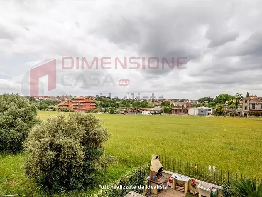 Immagine 16 di Bilocale in vendita  in Via Roccaspinalveti a Roma