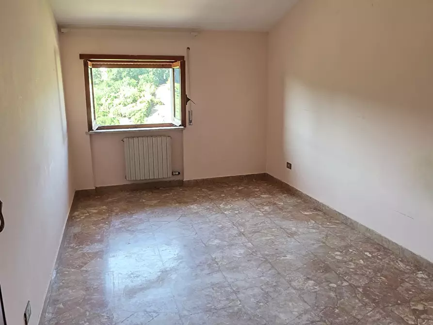 Immagine 47 di Palazzo in vendita  in Via Giovanni Pascoli 18 a Morlupo