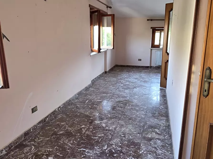 Immagine 44 di Palazzo in vendita  in Via Giovanni Pascoli 18 a Morlupo