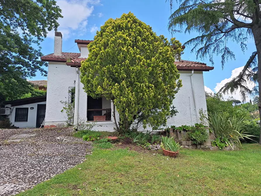 Immagine 2 di Villa in vendita  in via polluce 2 a Rignano Flaminio