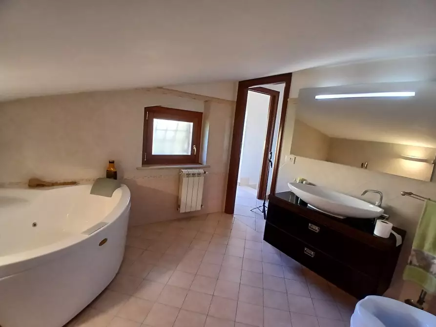 Immagine 83 di Villa in vendita  in Via Aldo Moro 889 a Morlupo