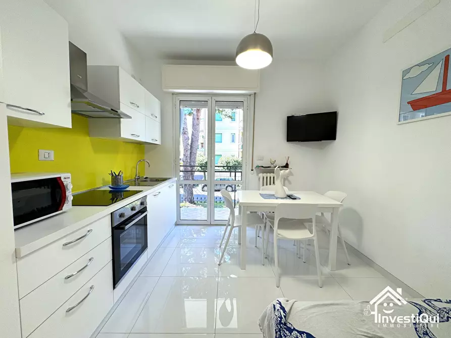 Immagine 2 di Bilocale in vendita  in Viale della Repubblica 91 a Pietra Ligure