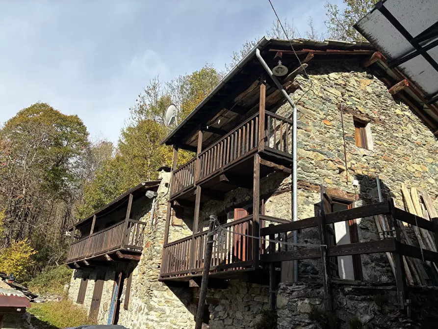 Immagine 1 di Terratetto in vendita  in FRAZIONE LE COSTE 11 a Lemie