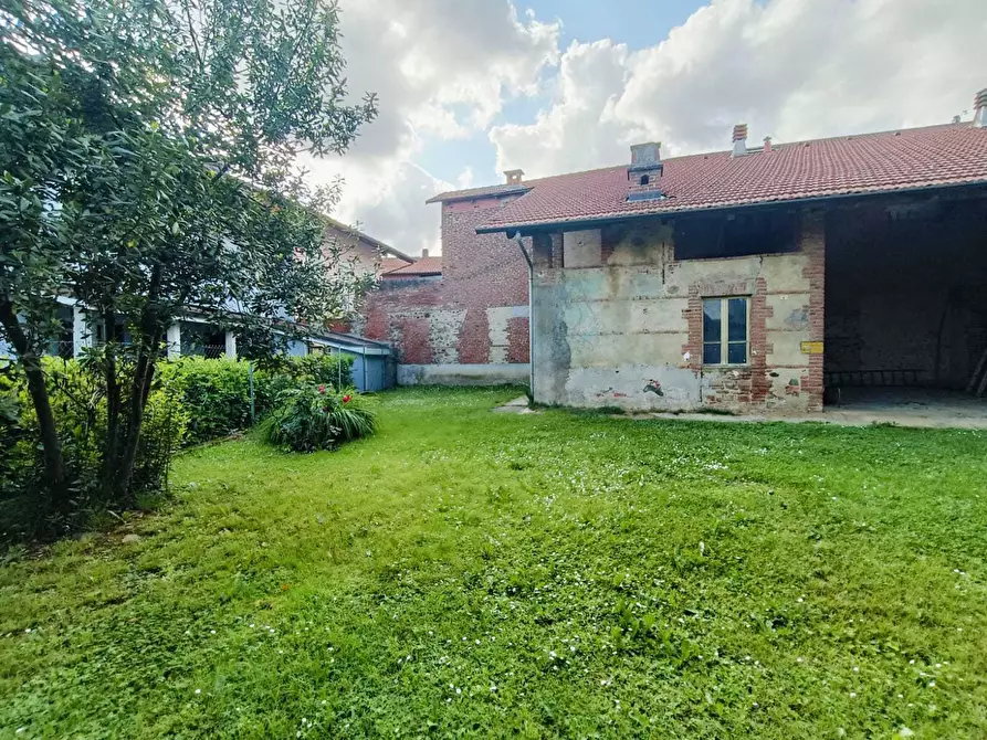 Immagine 5 di Magazzino in vendita  in Via Chiesa S.Domenico 1 a Front