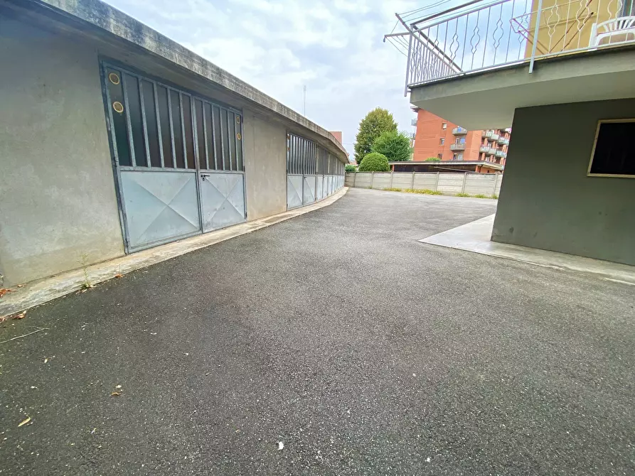 Immagine 2 di Garage in vendita  a Ciriè
