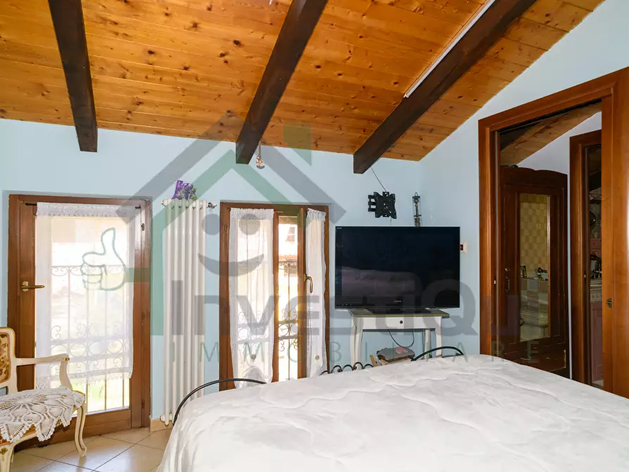 Immagine 18 di Villa in vendita  in SP18 22 a Ciriè