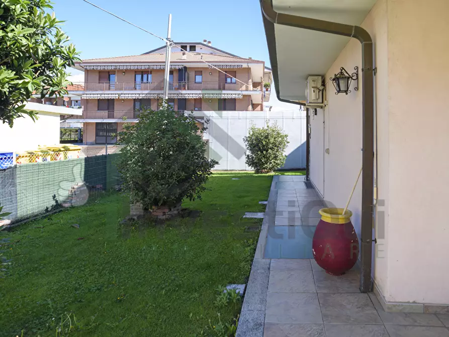 Immagine 10 di Casa bifamiliare in vendita  in Strada Barotto 2 a Nole