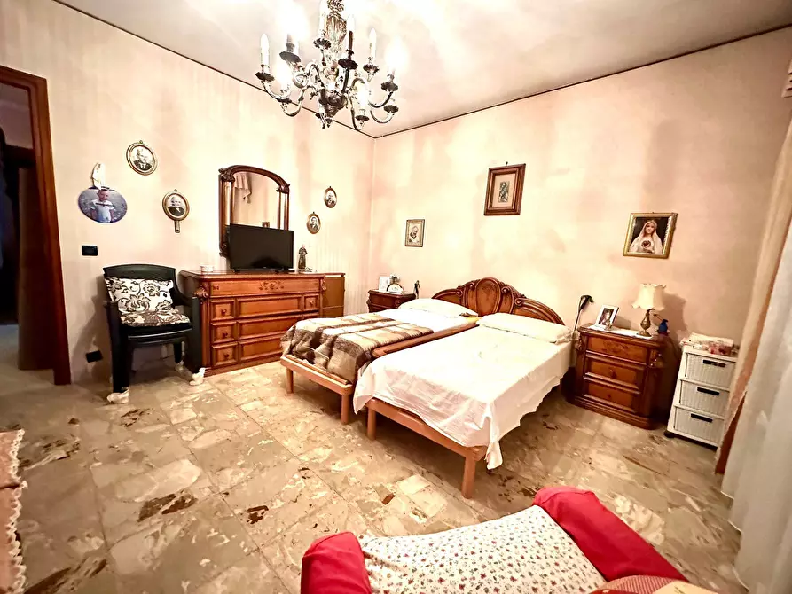 Immagine 25 di Quadrilocale in vendita  a Ciriè