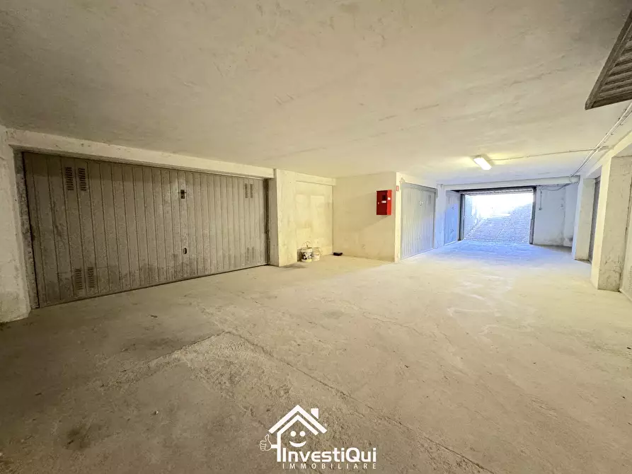 Immagine 12 di Garage in vendita  in Piazza Nenni 18 a Pietra Ligure