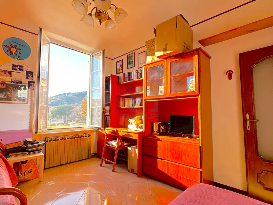 Immagine 10 di Pentalocale in vendita  in Via Piave 25 a Savona