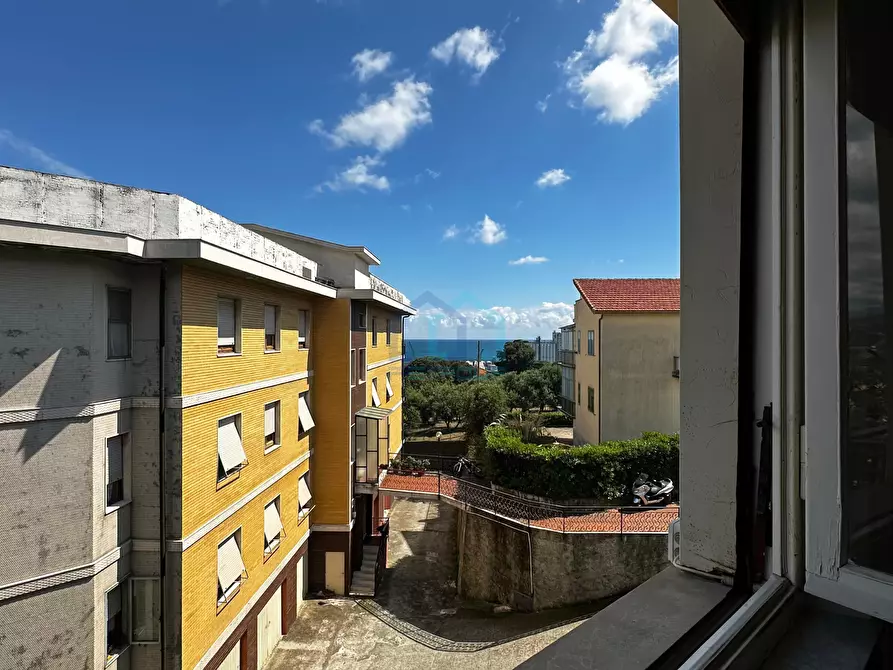 Immagine 1 di Quadrilocale in vendita  in Via Privata Olivetta 16 a Savona