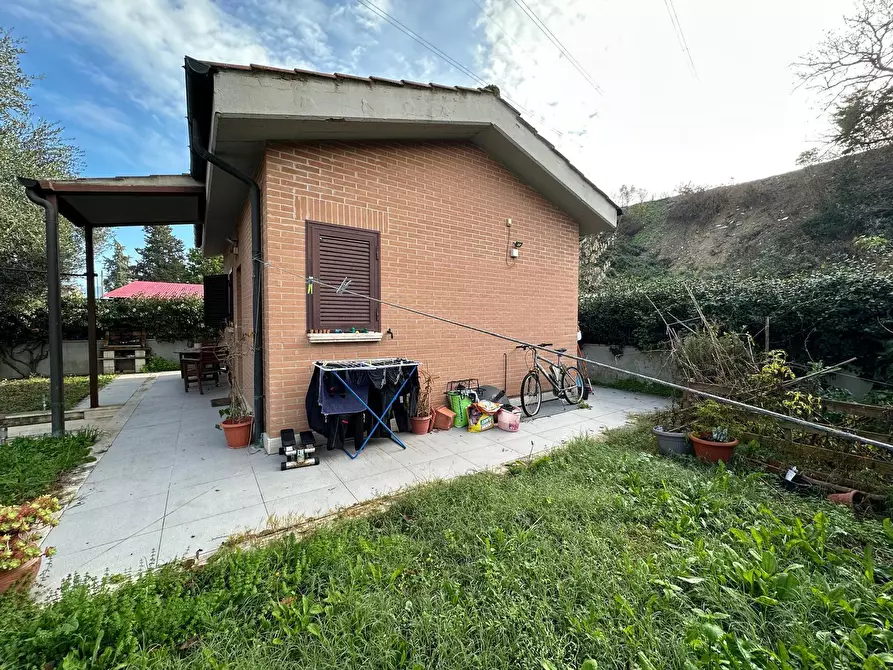 Immagine 10 di Casa indipendente in vendita  in Via Svetonio 15 a Guidonia Montecelio