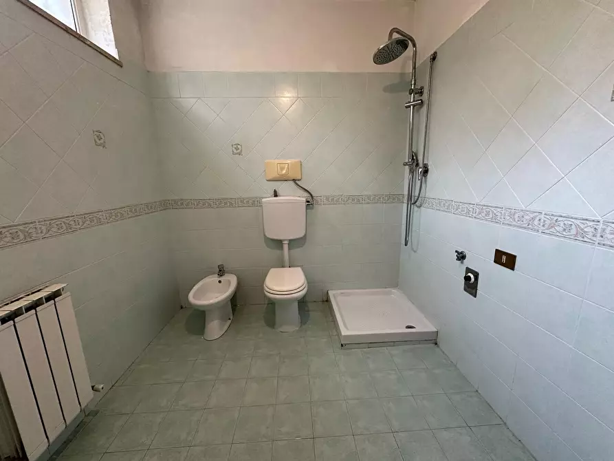 Immagine 41 di Casa trifamiliare in vendita  in Via Svetonio 73 a Guidonia Montecelio