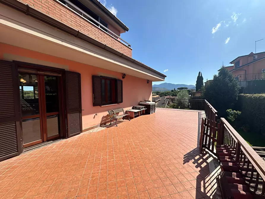 Immagine 10 di Villa in vendita  in Via GuidoReni a Guidonia Montecelio