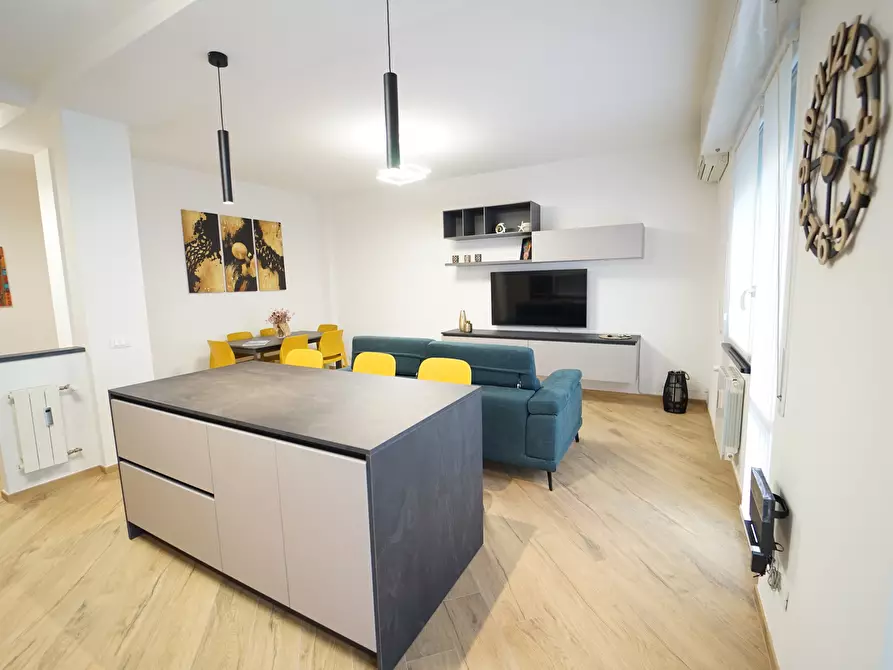 Immagine 5 di Trilocale in affitto  a Chiavari