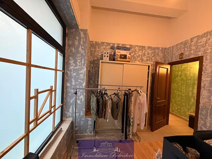 Immagine 11 di Locale commerciale in vendita  in Via Giuseppe Grandi a Firenze
