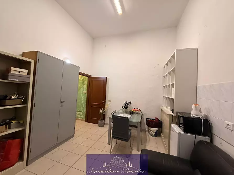 Immagine 4 di Locale commerciale in vendita  in Via Giuseppe Grandi a Firenze