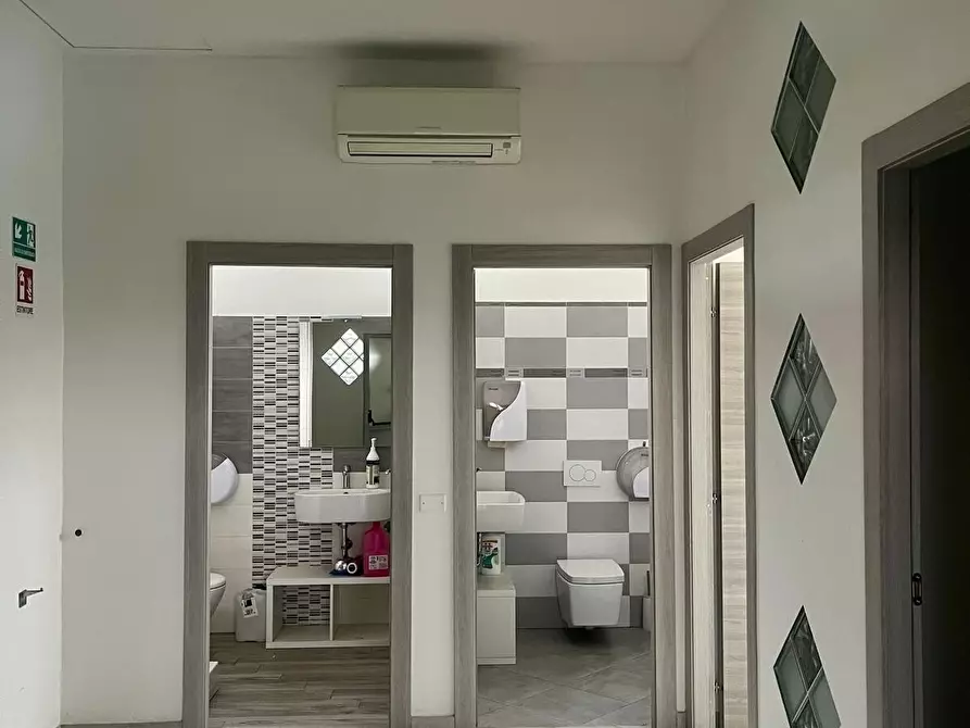 Immagine 8 di Laboratorio in vendita  in Via A. Meucci a Bagno A Ripoli