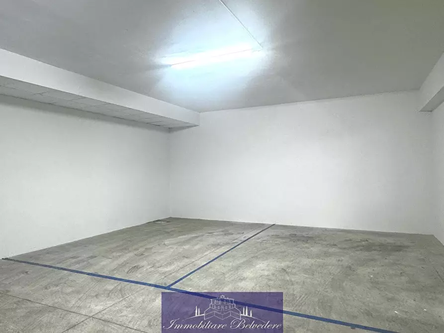 Immagine 10 di Garage in vendita  in Piazza Pietro Mascagni a Firenze