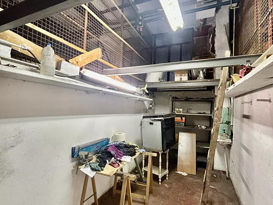 Immagine 4 di Garage in vendita  in Via Valdinievole a Firenze