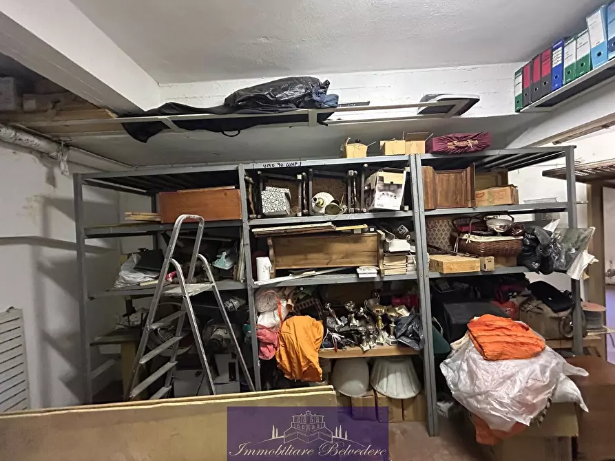 Immagine 4 di Garage in vendita  in Via Valdichiana a Firenze