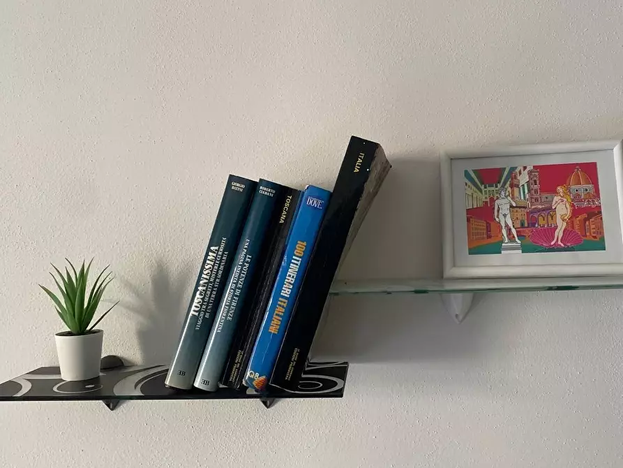 Immagine 8 di Bilocale in affitto  in Via Luciano Bausi a Firenze