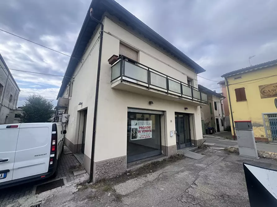 Immagine 5 di Locale commerciale in vendita  in Via Argini 2 a Ravarino