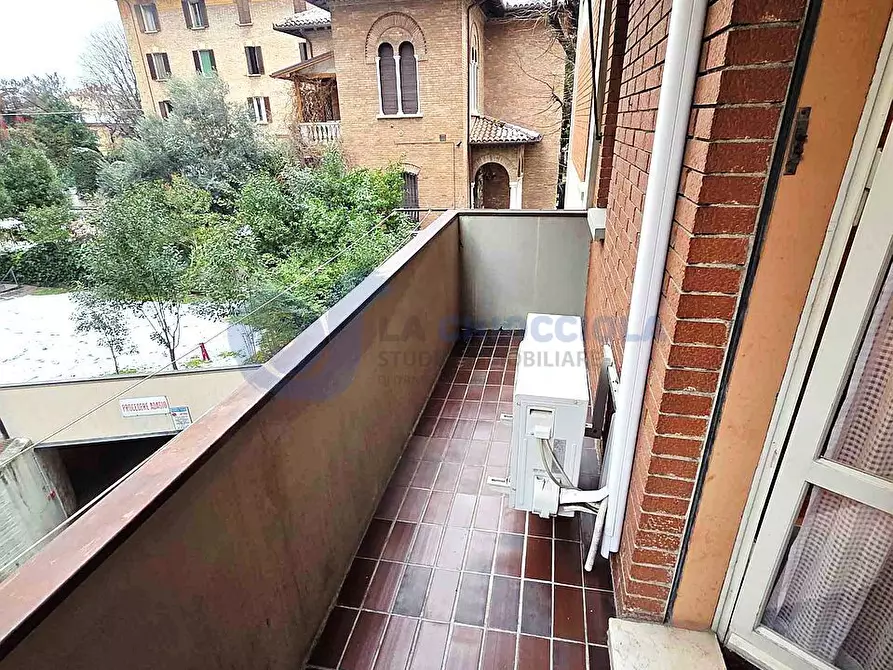 Immagine 26 di Quadrilocale in affitto  a Bologna