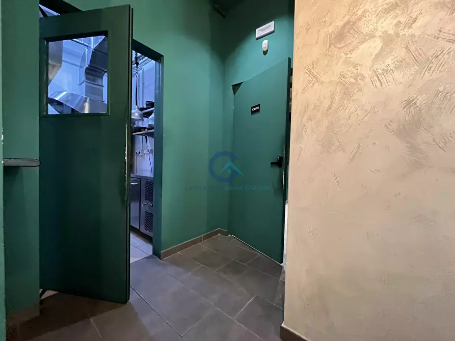 Immagine 5 di Locale commerciale in affitto  in Via Genova 44-46 a Catanzaro