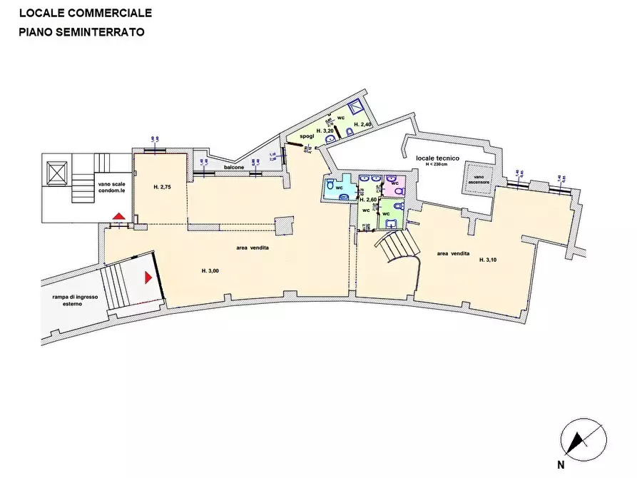 Immagine 21 di Locale commerciale in vendita  a Catanzaro