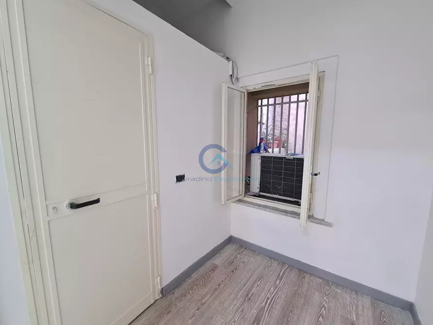 Immagine 4 di Locale commerciale in affitto  in Via Corace 14 a Catanzaro