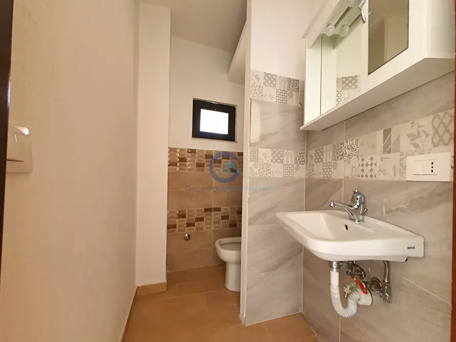 Immagine 8 di Locale commerciale in affitto  in Viale degli Angioini 93 a Catanzaro