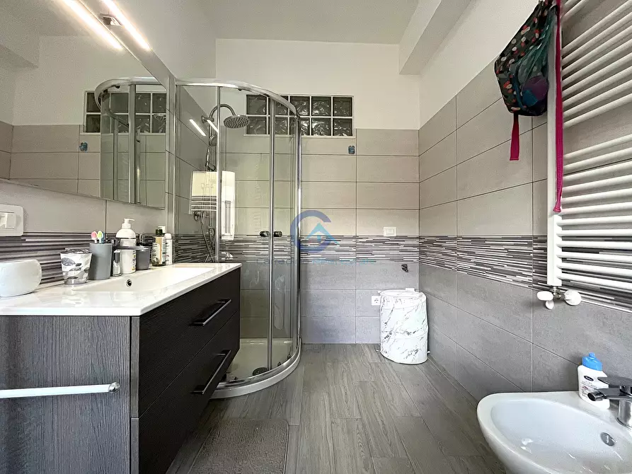 Immagine 10 di Trilocale in vendita  in Via Genova 13 a Catanzaro