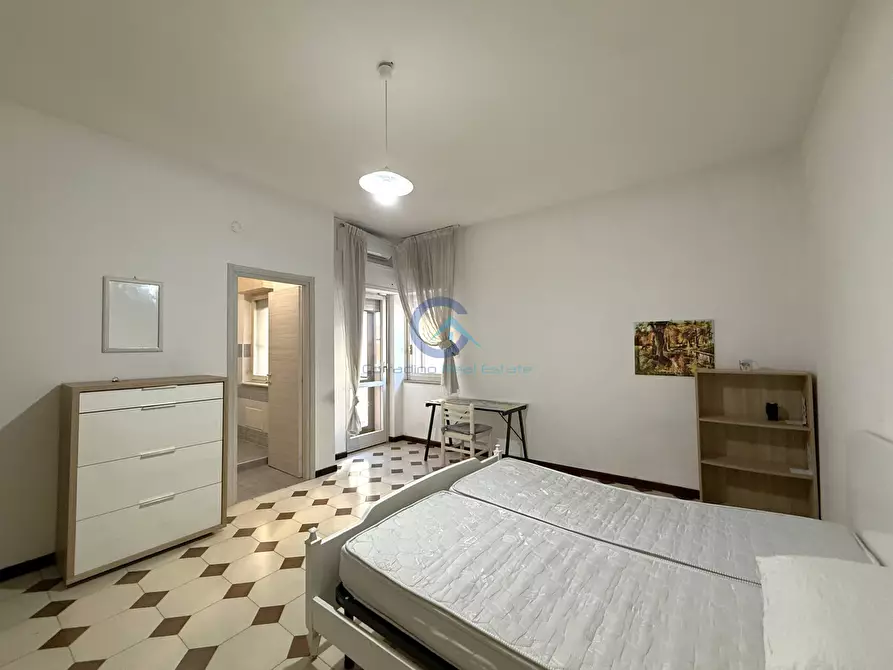 Immagine 11 di Pentalocale in vendita  in Via Corace 46 a Catanzaro