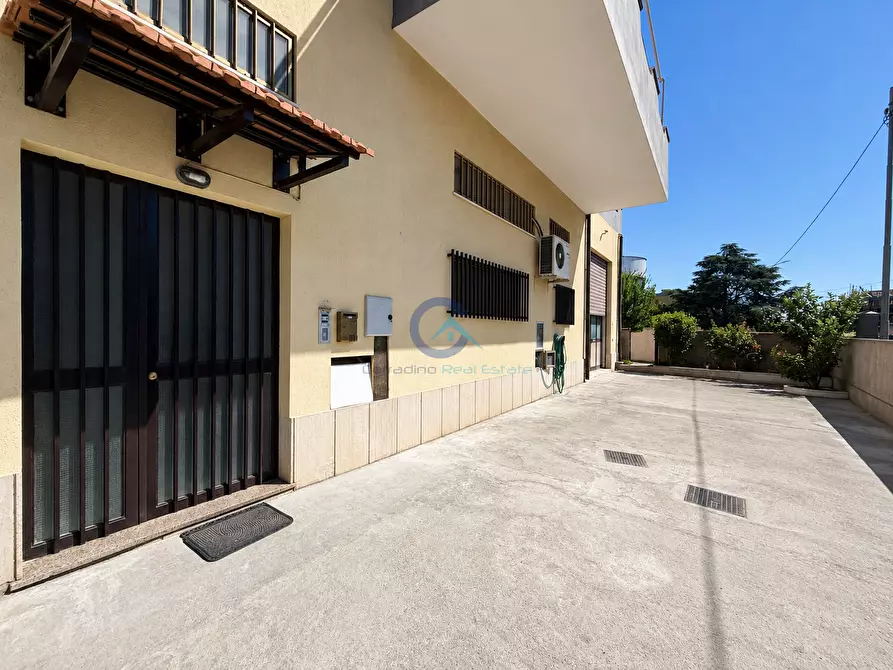 Immagine 10 di Ufficio in vendita  in Via U. Fondacaro 37/a a Catanzaro