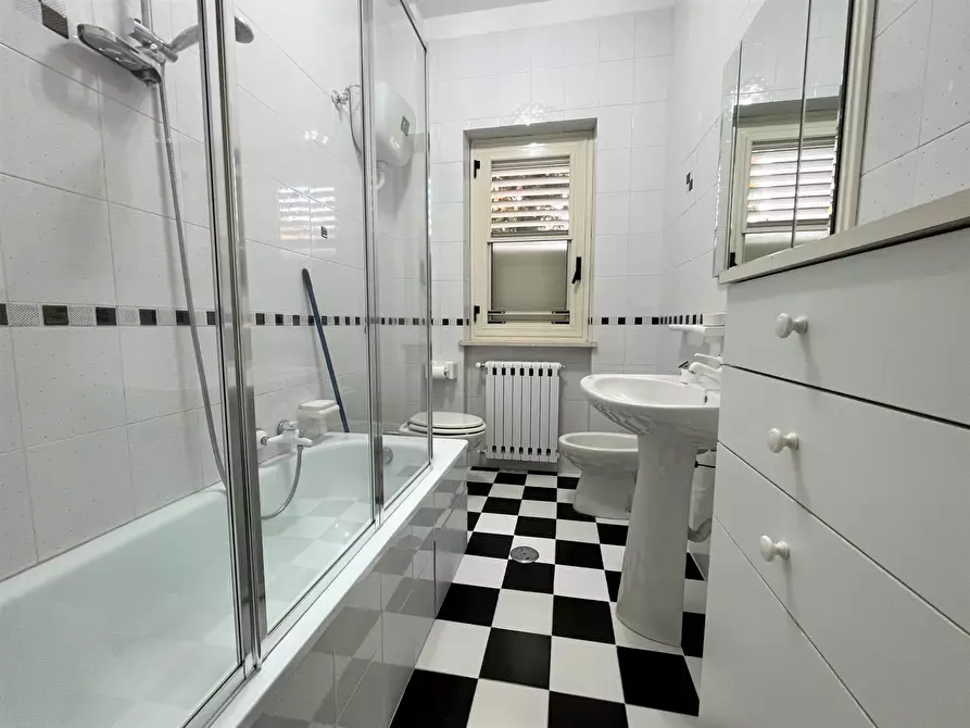 Immagine 6 di Trilocale in affitto  a Catanzaro