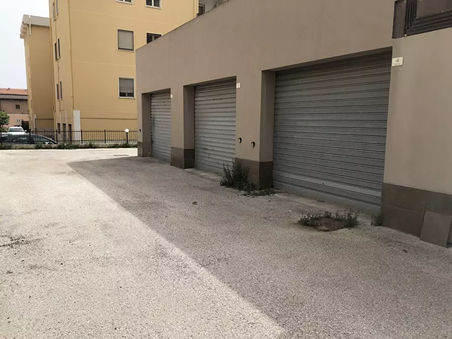 Immagine 25 di Trilocale in vendita  in Via Vizzini a Siracusa