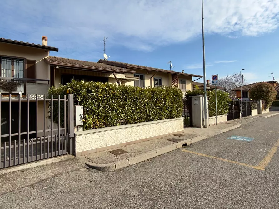 Immagine 19 di Villetta a schiera in vendita  a San Zeno Naviglio